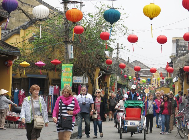 Báo động du lịch Hội An mùa cao điểm: Đã đông nay còn đông hơn, nên đi lúc nào để tránh dòng người chen lấn? - Ảnh 8.