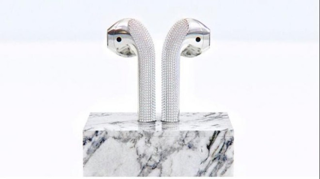 Tiền nhiều để làm gì: Để mua AirPods dát 1.000 kim cương, mạ vàng trắng đắt 500 triệu này chứ sao nữa! - Ảnh 2.