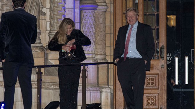 H&eacute; lộ ch&acirc;n dung b&oacute;ng hồng của t&acirc;n Thủ tướng Anh: Mang danh l&agrave; kẻ thứ 3 chen ngang tổ ấm 25 năm, trẻ trung quyến rũ v&agrave; t&agrave;i giỏi - Ảnh 4.