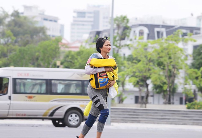 Hậu trường tập 3 Cuộc đua kỳ thú: Đỗ Mỹ Linh bị dìm hàng, Quốc Anh đau đớn gục đầu vào MLee - Ảnh 9.