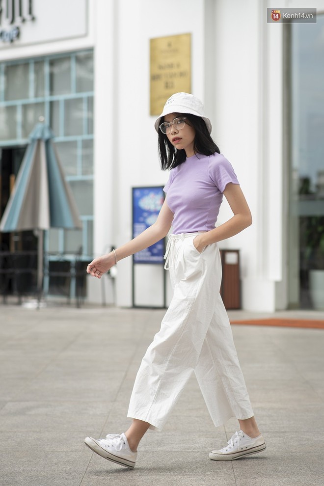 Street style 2 miền: các bạn trẻ mê mệt màu tím, quẩy được hàng loạt cây đồ xinh lịm tim  - Ảnh 1.