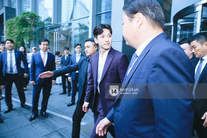 Độc quyền: Tài tử Ji Chang Wook diện vest điển trai như tổng tài, khí chất ngút ngàn tại khách sạn trước sự kiện ở Hà Nội - Ảnh 8.