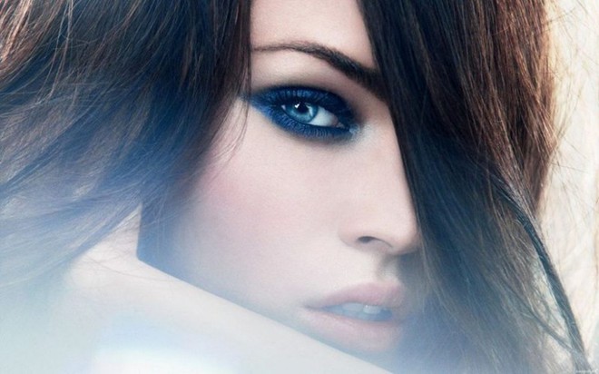 Top 10 phụ nữ nổi tiếng có đôi mắt đẹp nhất thế giới theo Wonderslist - Ảnh 3.