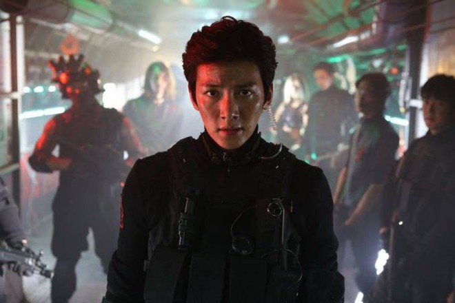 Khoảnh khắc màn ảnh đẹp điên đảo của Ji Chang Wook: Hoàng thượng nào lại có body ngon như cơm mẹ nấu thế này? - Ảnh 15.