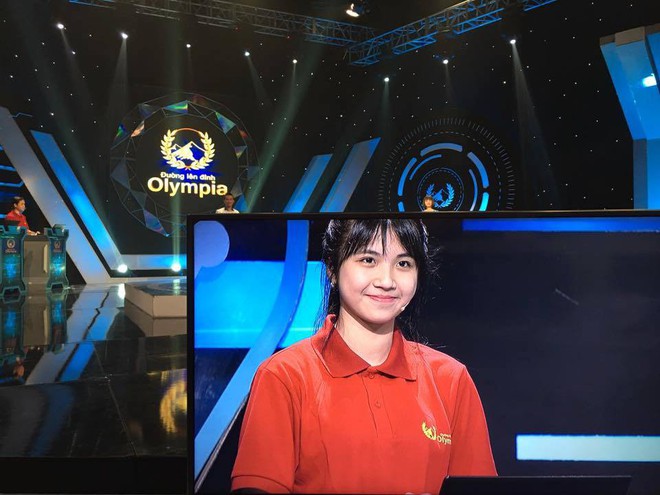 Nữ sinh giống hệt “hotgirl ống nghiệm Lan Thy” tại Đường lên đỉnh Olympia: Chị ấy tài giỏi hơn nhiều, em không dám so sánh - Ảnh 2. Nữ sinh giống hệt “hotgirl ống nghiệm Lan Thy” tại Đường lên đỉnh Olympia: Chị ấy tài giỏi hơn nhiều, em không dám so sánh - Ảnh 2.