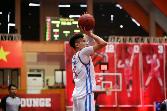 Hanoi Buffaloes nhấn ch&igrave;m Thang Long Warriors xuống đ&aacute;y bảng xếp hạng - Ảnh 2.