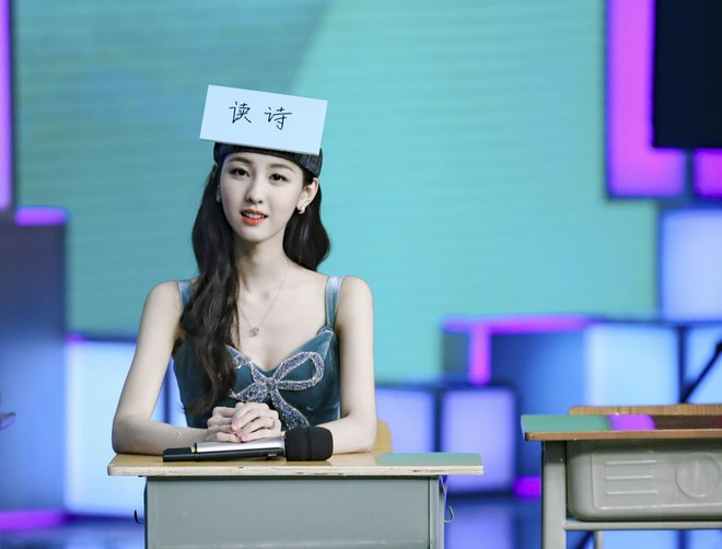 Mỹ nh&acirc;n g&acirc;y sốt Weibo với m&agrave;n b&ugrave;ng nổ nhan sắc: Đ&aacute;nh bật ảnh photoshop, băng thanh ngọc khiết kh&ocirc;ng vướng bụi trần - Ảnh 3.