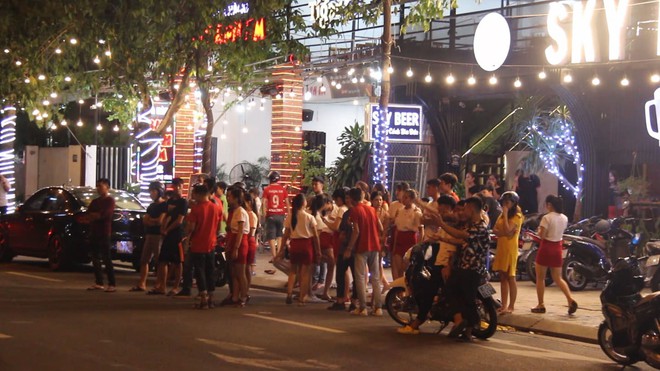 Nổ bình gas trong quán nhậu ở Đà Nẵng, hàng chục người tháo chạy tán loạn - Ảnh 4.