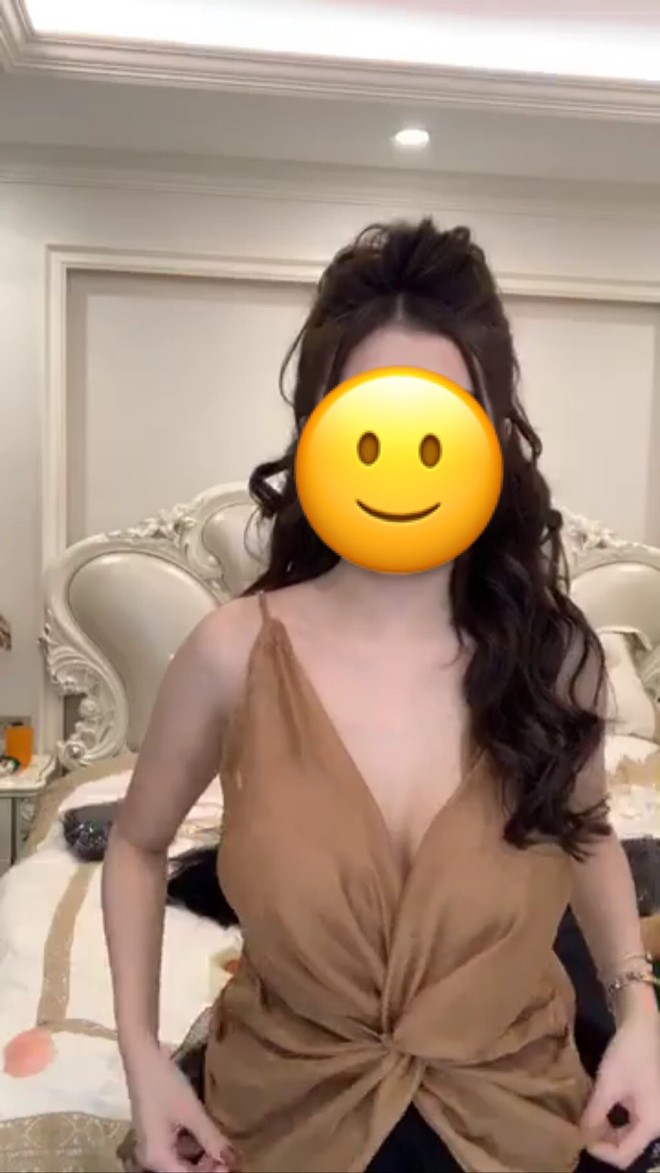 Bị phốt bán áo sexy trông như nùi giẻ, chủ shop đang đi chơi liền chạy về livestream phản dame khách: Nhà không có bàn ủi hay gì? - Ảnh 5.