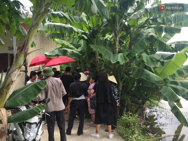 Người thân đau đớn trong đám tang mẹ Châu Việt Cường: Bà ấy đi nhặt ve chai dành dụm tiền để vào thăm con, vậy mà... - Ảnh 3.