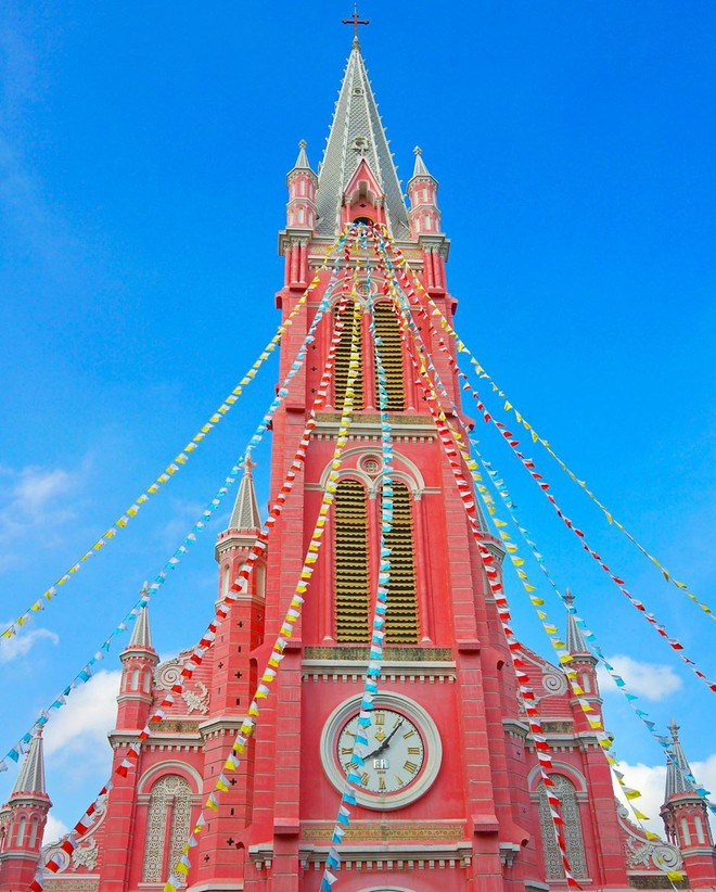 Nhà thờ màu hồng này sắp soán ngôi phố đi bộ và chung cư cà phê để trở thành địa điểm được chụp ảnh nhiều nhất ở Sài Gòn đấy! - Ảnh 11.