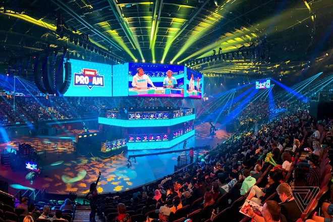 Choáng ngợp với độ hoành tráng của giải đấu Esports lớn nhất nhì thế giới: Sân khấu Fortnite World Cup như một thế giới game siêu to khổng lồ - Ảnh 14.