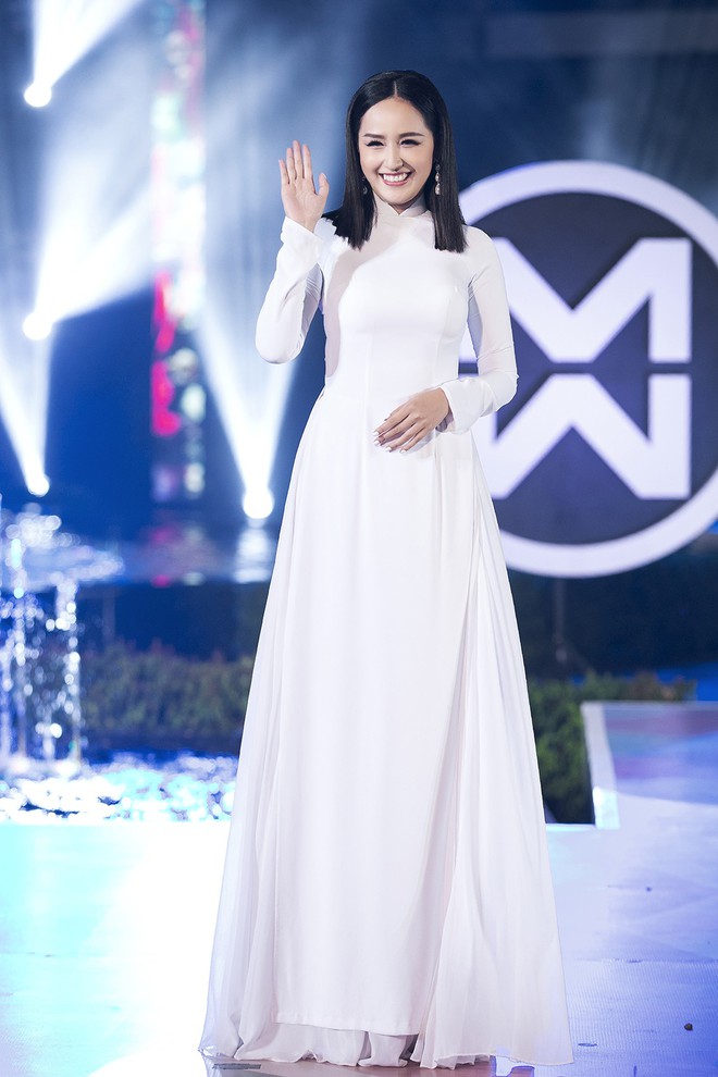 Mai Phương Thúy lạ lẫm với tóc ngắn, Mỹ Linh khoe khéo vai trần đọ sắc cùng dàn thí sinh Miss World Việt 2019 - Ảnh 1.