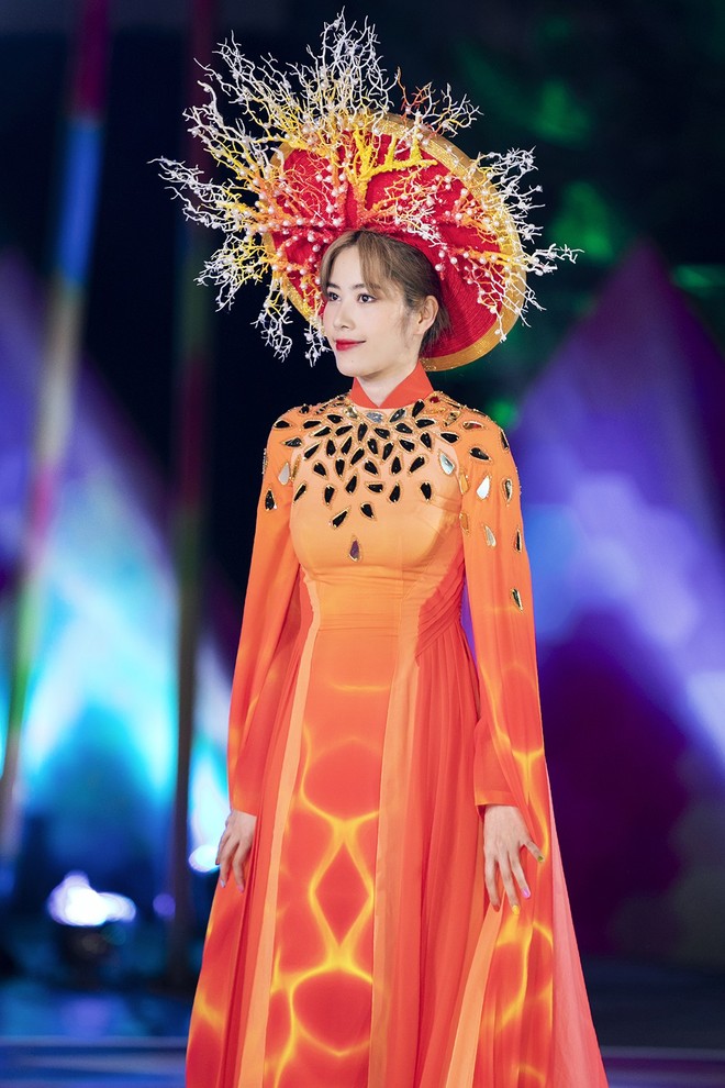 Mai Phương Thúy lạ lẫm với tóc ngắn, Mỹ Linh khoe khéo vai trần đọ sắc cùng dàn thí sinh Miss World Việt 2019 - Ảnh 8.