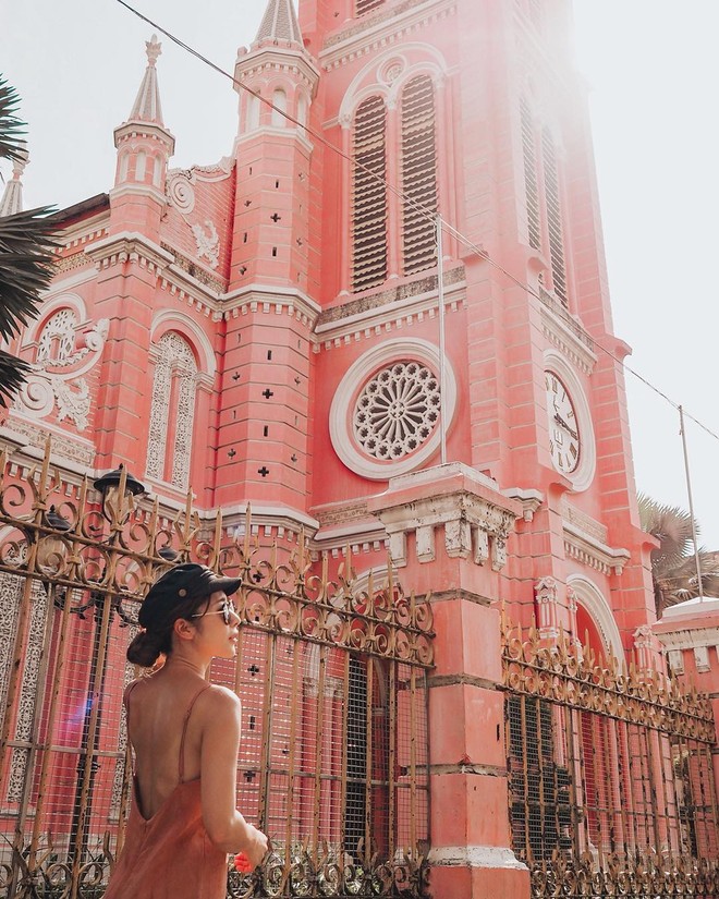 Nhà thờ màu hồng này sắp soán ngôi phố đi bộ và chung cư cà phê để trở thành địa điểm được chụp ảnh nhiều nhất ở Sài Gòn đấy! - Ảnh 20.