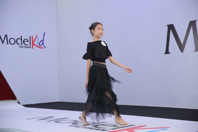 Model Kid Vietnam: Tại sao trẻ em cứ phải son phấn, mặc đồ người lớn mới được công nhận là người mẫu? - Ảnh 12.