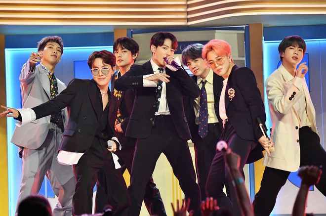 BTS đột ngột “nghỉ xả hơi”: Khi trở lại lợi hại gấp trăm hay bỏ trống “sân chơi” để đối thủ thừa cơ lấn lướt? - Ảnh 2.