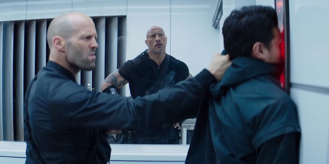 Review Fast & Furious: Hobbs and Saw là Bữa tiệc cơ bắp dành cho tín đồ hành động - Ảnh 3.