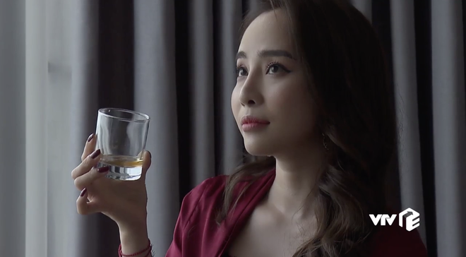 Tiền hết tình tan, ai là ngư ông đắc lợi ở mối quan hệ tay ba Thư – Vũ – Nhã của Về Nhà Đi Con? - Ảnh 2.