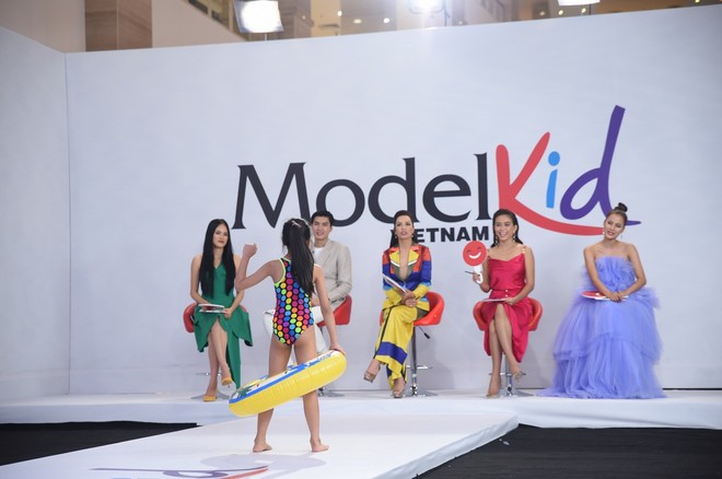 Model Kid Vietnam: Tại sao trẻ em cứ phải son phấn, mặc đồ người lớn mới được công nhận là người mẫu? - Ảnh 1.