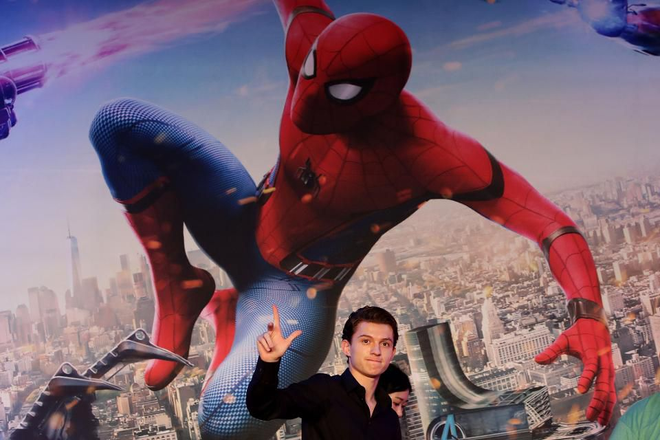 Fan Nhện Nhọ coi chừng vì Tom Holland vừa nhá hàng sẵn sàng làm siêu anh hùng trai cong rồi kìa! - Ảnh 2.