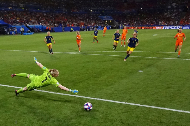 Tân binh của MU chói sáng giúp tuyển nữ Hà Lan lập kỳ tích lần đầu vào chung kết World Cup - Ảnh 3.