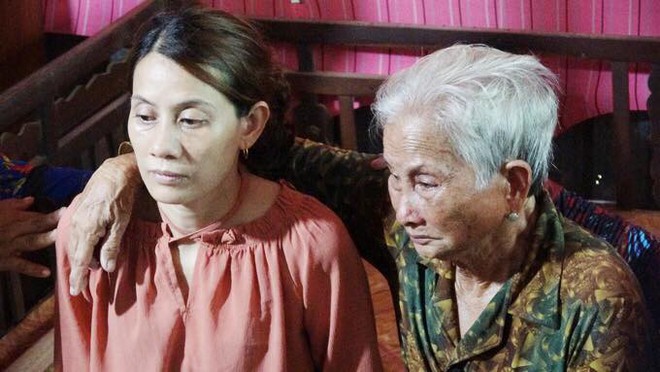 Mẹ già 80 tuổi ngất xỉu khi gặp con gái trở về nhà sau 22 năm lưu lạc: Ngày tui chết tui gặp mặt được con tui - Ảnh 2.