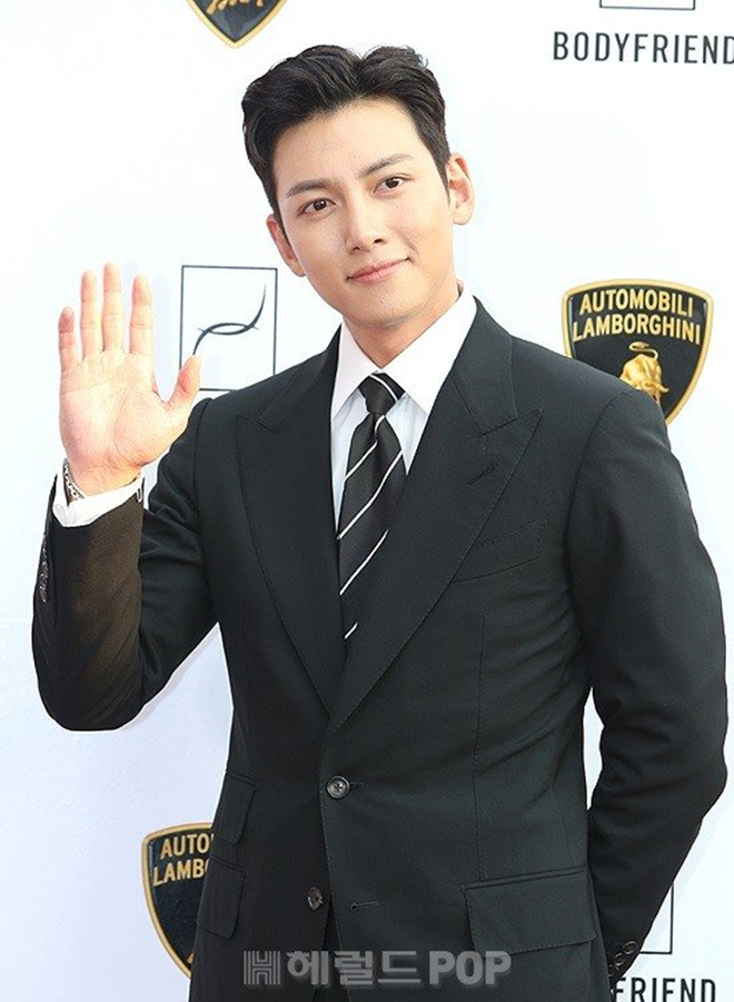 Ji Chang Wook gây náo loạn sự kiện: Như tổng tài siêu điển trai, thần thái bá đạo bước ra từ cảnh phim! - Ảnh 6.