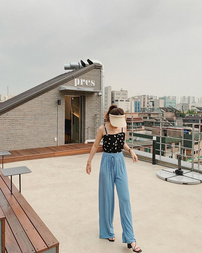 V&igrave; h&egrave; kh&ocirc;ng thể thiếu &aacute;o hai d&acirc;y, bạn sẽ kh&oacute; m&agrave; l&agrave;m ngơ trước 15 &yacute; tưởng s&agrave;nh điệu tuyệt đối n&agrave;y - Ảnh 11.