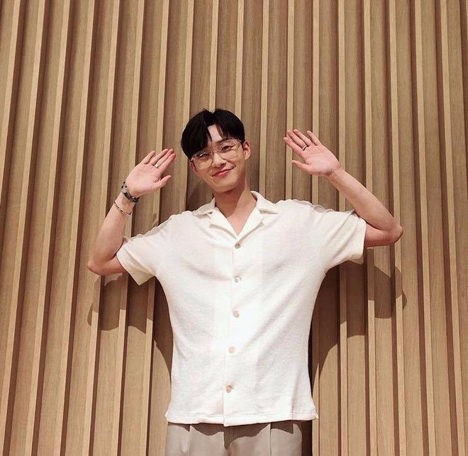 “Tổng tài” vạn người mê Park Seo Joon – không chỉ đẹp trai trên phim mà ảnh chụp vội khoe nhan sắc và body cũng là cực phẩm - Ảnh 9.