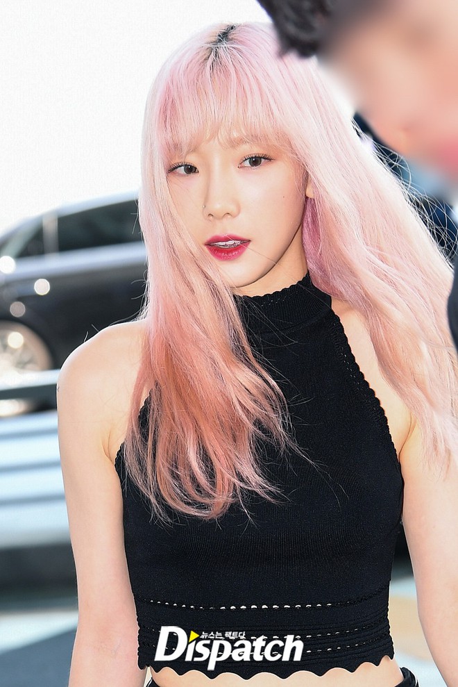 Dàn idol gây bão sân bay Hàn: Hyuna môi vều chiếm trọn spotlight, Taeyeon như búp bê sống lấn át quân đoàn mỹ nhân - Ảnh 12.