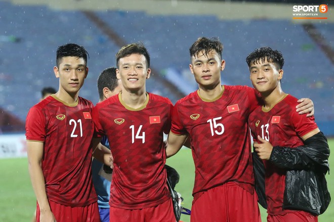 Danh s&aacute;ch tập trung U23 Việt Nam: Kh&ocirc;ng Quang Hải, Tiến Dũng m&agrave; nhường cơ hội cho những c&aacute;i t&ecirc;n mới - Ảnh 2.