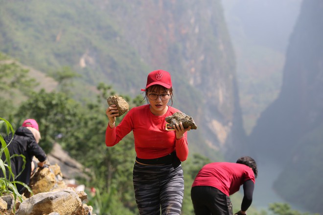 Cuộc đua kỳ thú: Các Hoa hậu tái mặt vì leo 60m thang dây, S.T - Bình An về đích đầu tiên! - Ảnh 7.