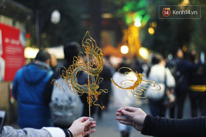 Vẽ rồng vẽ phượng chỉ từ... đường để tạo n&ecirc;n những chiếc kẹo ngọt ng&agrave;o, ẩm thực Trung Quốc quả l&agrave; t&agrave;i t&igrave;nh - Ảnh 6.