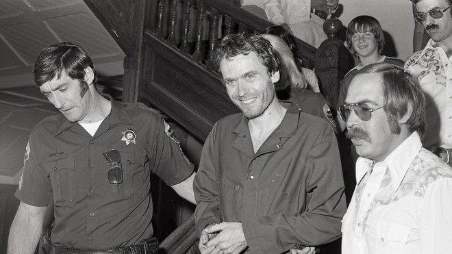 Ted Bundy: Đằng sau vẻ đẹp trai của sinh viên luật tài hoa là tên sát nhân khét tiếng, giết hơn 30 cô gái có ngoại hình giống bạn gái cũ - Ảnh 9.