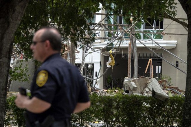  Mỹ: Nổ kinh hoàng tại trung tâm thương mại, 21 người bị thương  - Ảnh 4.