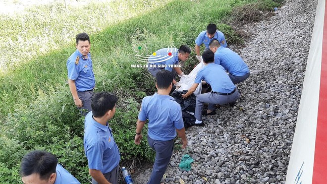 Hà Nội: Băng qua đường sắt đi vệ sinh, người đàn ông bị tàu hỏa tông tử vong - Ảnh 1.