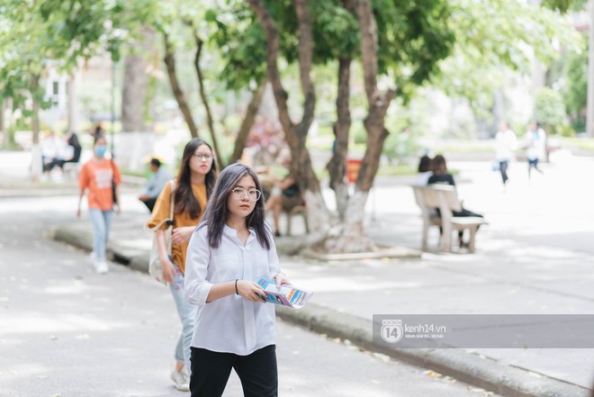 Nữ sinh con lai Việt Nga có cái tên lạ gây náo loạn tại cổng trường thi vào Học viện báo chí vì quá xinh xắn và đáng yêu - Ảnh 10.