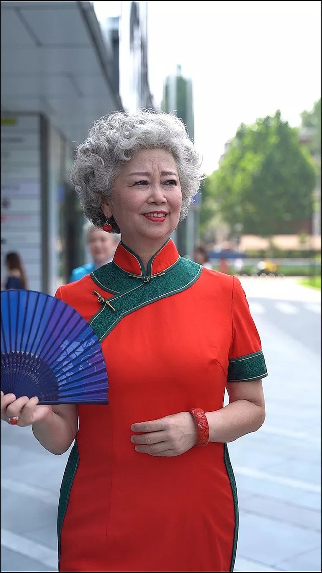 Chất như 4 bà ngoại Trung Quốc: Lúc trẻ làm to, về già theo đuổi nghiệp người mẫu để giữ khí chất sang chảnh - Ảnh 4.