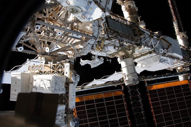 Tương lai bất định của trạm vũ trụ ISS khi NASA muốn trở lại Mặt trăng - Ảnh 5.