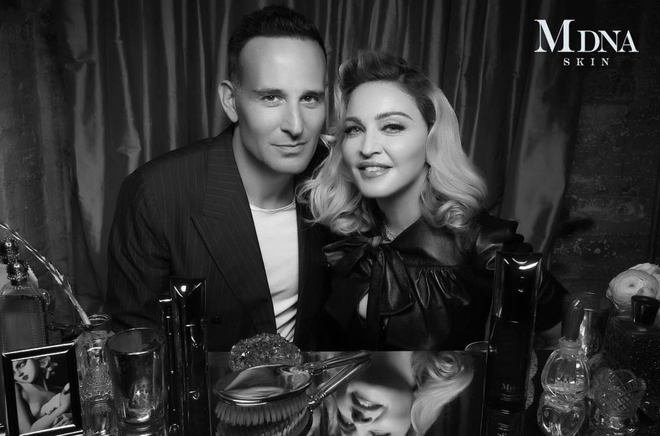 B&aacute;c sĩ của &ldquo;nữ ho&agrave;ng nhạc Pop&rdquo; Madonna h&eacute; lộ 6 th&oacute;i quen khiến l&agrave;n da l&atilde;o h&oacute;a thần tốc, điều số 1 cực nhiều người mắc phải - Ảnh 1.