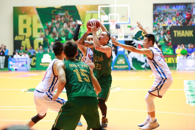 Bất chấp phong độ ngh&egrave;o n&agrave;n đầu m&ugrave;a giải, Cantho Catfish vẫn l&agrave; đội đầu ti&ecirc;n v&agrave;o Playoffs m&ugrave;a giải VBA 2019 - Ảnh 2.