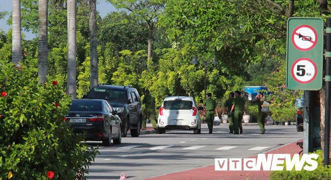 Ảnh: C&ocirc;ng an t&uacute;c trực ng&agrave;y đ&ecirc;m tại s&agrave;o huyệt đ&aacute;nh bạc 10.000 tỷ đồng của người Trung Quốc ở Hải Ph&ograve;ng - Ảnh 7.