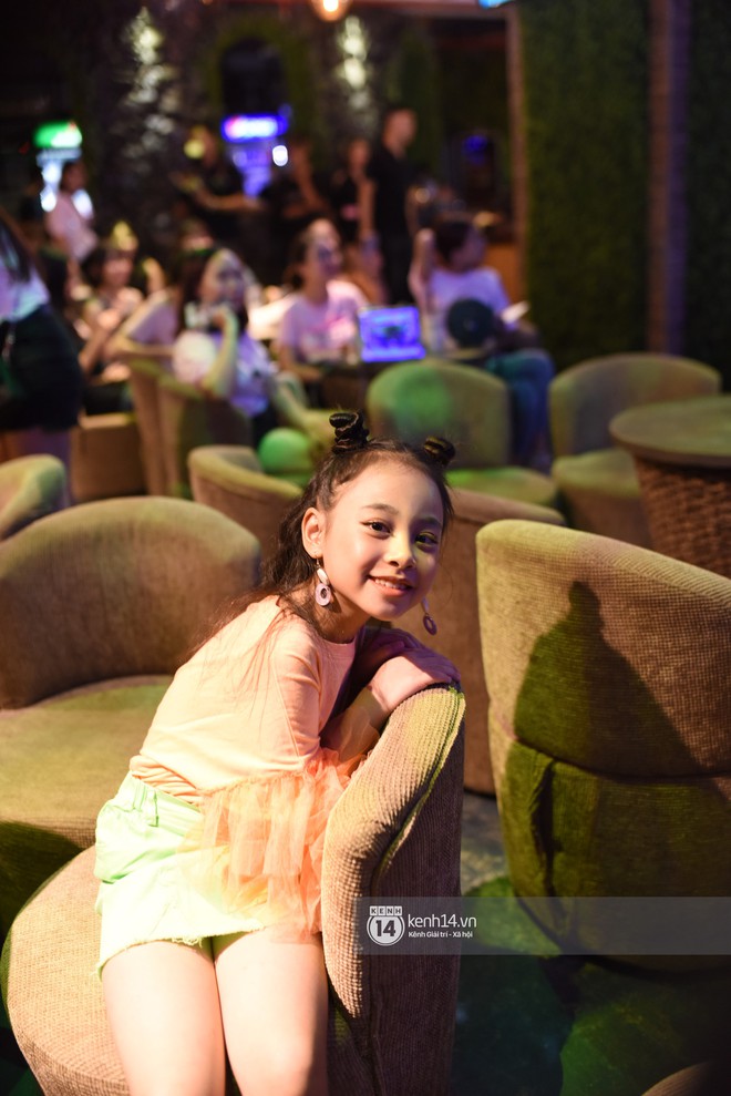 Diện vest trắng bảnh bao, Quốc Trường hội ngộ Bảo Thanh song ca cực ngọt trong buổi offline đầu ti&ecirc;n tại H&agrave; Nội - Ảnh 2.