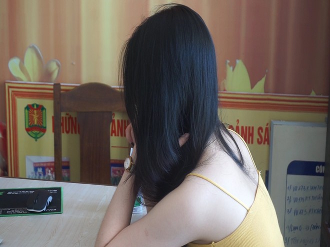 Ph&aacute;t hiện h&agrave;ng chục nam nữ ph&ecirc; ma t&uacute;y trong qu&aacute;n karaoke ở Đ&agrave; Nẵng - Ảnh 4.