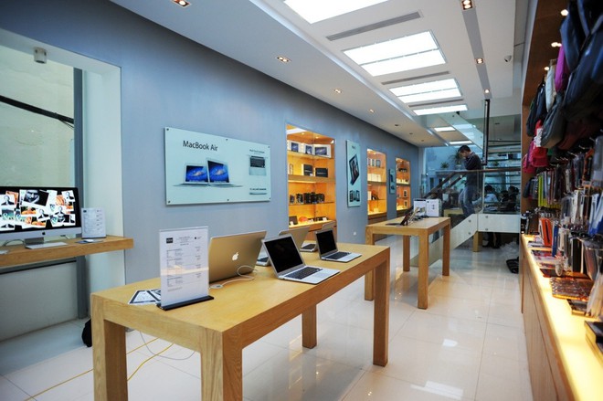 Người Việt cay đắng chi 4 triệu thuê dịch vụ bảo hành Macbook vì luật mới của Apple - Ảnh 1.