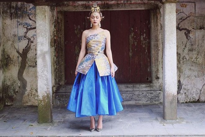 3 lần Ho&agrave;ng Th&ugrave;y Linh mang trang phục đậm văn h&oacute;a Việt v&agrave;o MV: Đẹp mộng mị khiến người xem m&atilde;n nh&atilde;n - Ảnh 12.