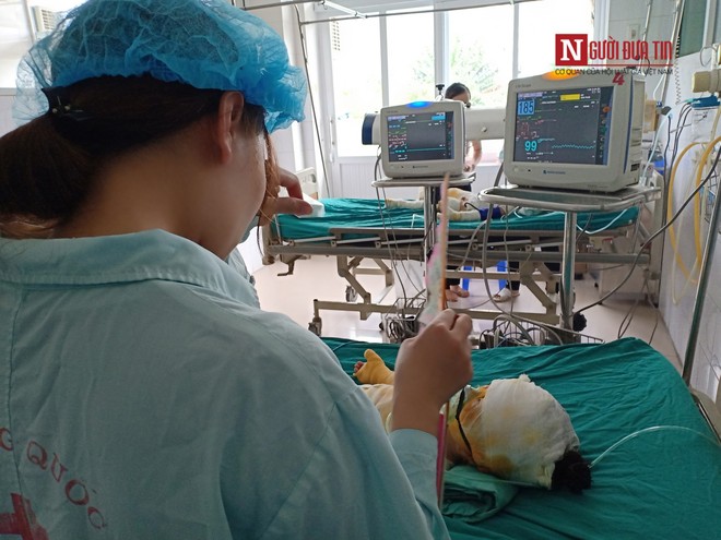 Vụ c&ocirc; gi&aacute;o đốt cồn dạy ph&ograve;ng chống ch&aacute;y nổ: Nghẹn ng&agrave;o lời kể của người mẹ trẻ - Ảnh 3.