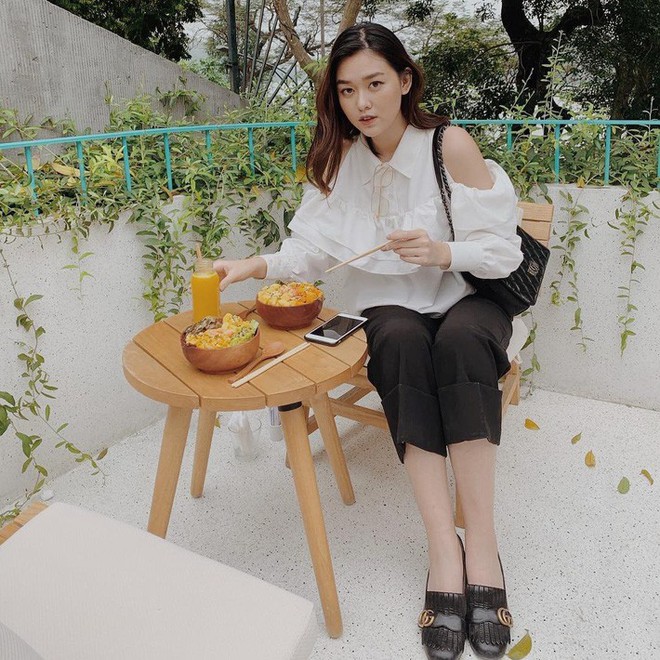 Khi chưa l&agrave; &Aacute; hậu, Tường San đ&atilde; sở hữu BST t&uacute;i hiệu v&agrave;i chục đến cả trăm triệu c&ugrave;ng phong c&aacute;ch sang chảnh ng&uacute;t ng&agrave;n - Ảnh 8.