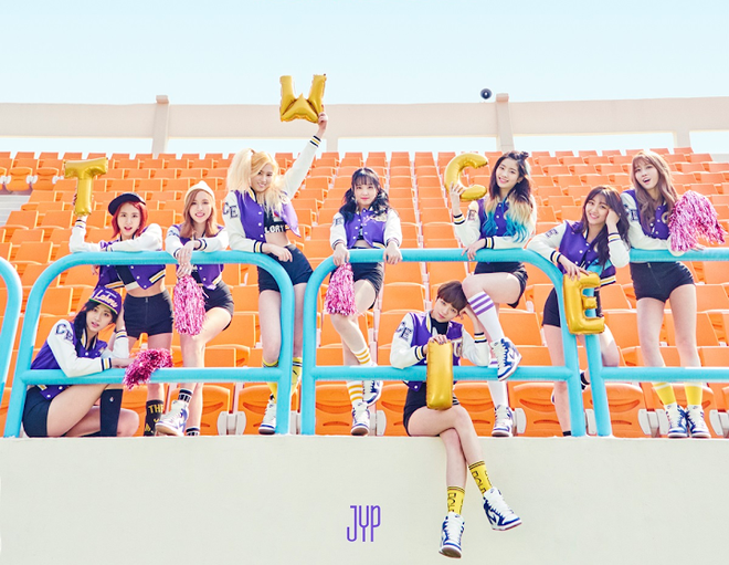 Nhìn lại siêu hit Cheer Up của TWICE, netizen mới giật mình: Đã lâu lắm rồi không có hit quốc dân nào nổi như vậy! - Ảnh 1.